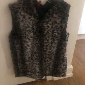 Saks Fifth Avenue 5/48 fashionable soft faux fur hoodie vest